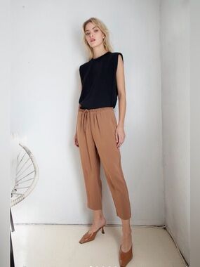 Petite Studio Jenine Pant in Camel